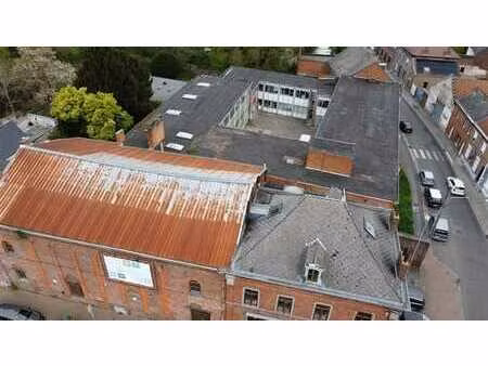 2344 m² bâtis dans le centre de paturages