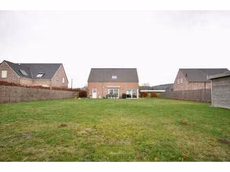 maison prête à emménager avec jardin  bien située au mont...