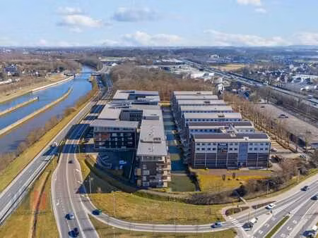 kwalitatieve kantoorruimte van 575 m² met uitstekende ber...