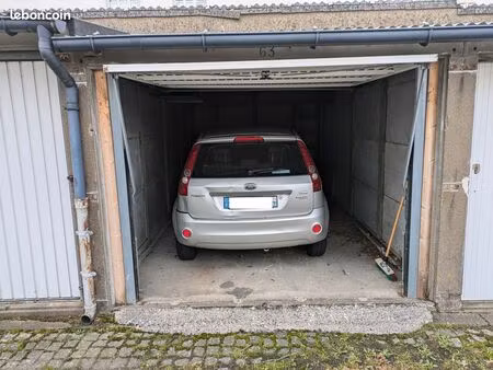 location garage fermé (box) 15 m²