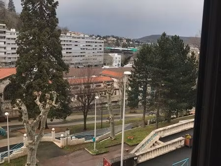 très beau studio meublé avec cave à royat