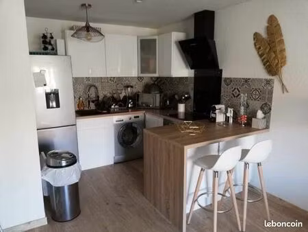 t2 à louer centre ville place de parking