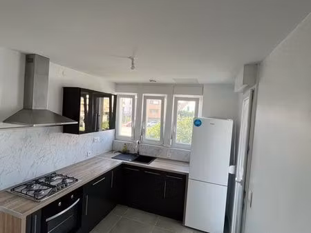 f2 lumineux de 49 m² avec balcon  rénové