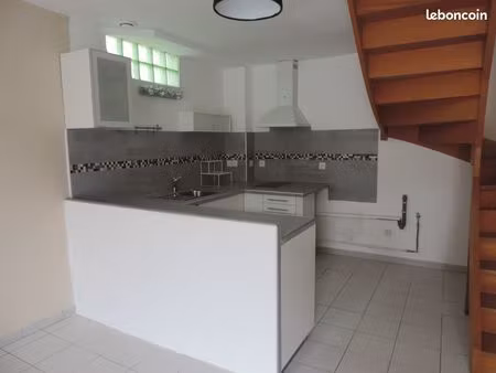 cavaillon t2 duplex - 1 chambre - jardin commun