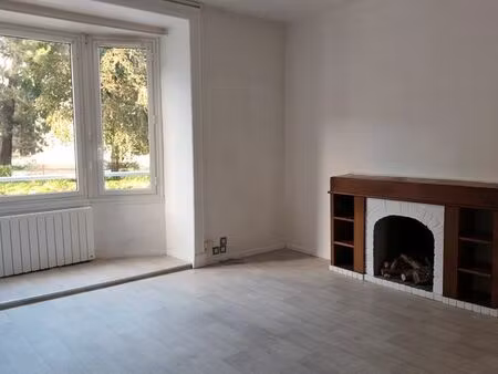 a louer t5bis proche tribunal