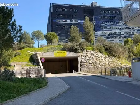 grand garage 23 m2 ultra sécurisé