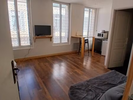 studio meublé 21m2 proche église ⛪️