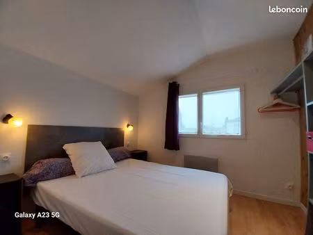 t2 duplex à l'année dans résidence très calme