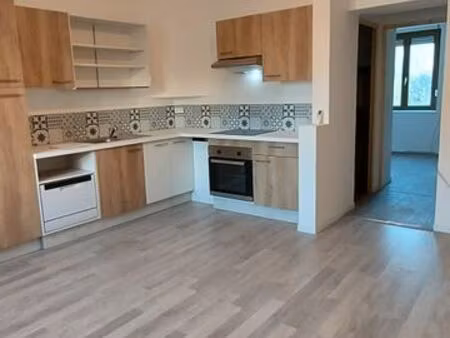 t2 entierrement rénové  clim  cuisine équipée  dressing ...