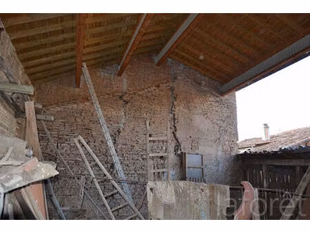 villemur sur tarn centre ville - immeuble de 90m² au sol environ