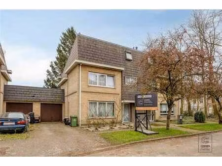 maison familiale avec 3 chambres à coucher dans un endroit t