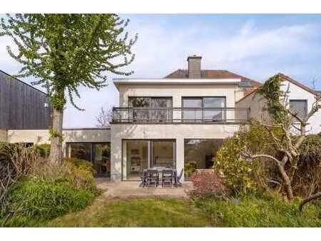 bâtiment mitoyen à rénover à la périphérie de gentbrugge et