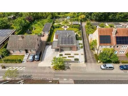 villa écoénergétique avec un magnifique jardin