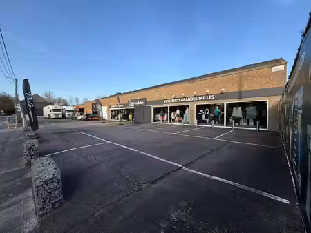 batiment professionnel de 650m2 avec parking