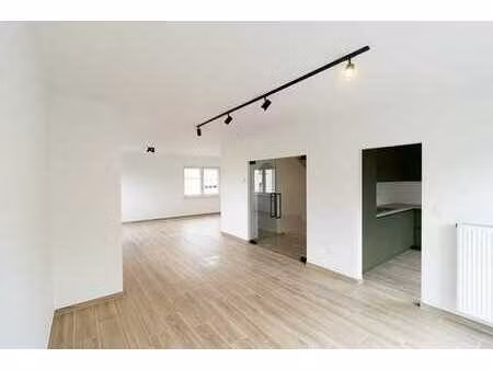 maison bel-étage rénovée avec jardin près de bruxelles