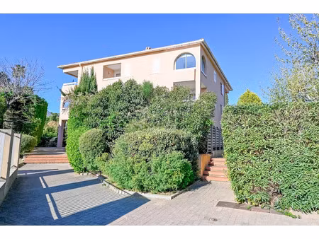 vente appartement 4 pièces 77 m² à sainte-maxime (83120)  390 000 €