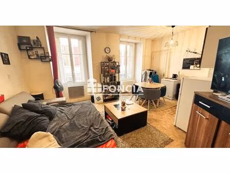 évian-les-bains – rue nationale – t2 vendu loué au cœur de la zone piétonne