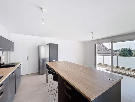 appartement 2 chambres  balcon  ascenseur  place de parking - lanester  rives du scorf