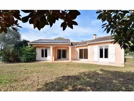 villa t6 - plain-pied et au calme