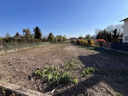 terrain constructible de 1 000 m2 libre de constructeur