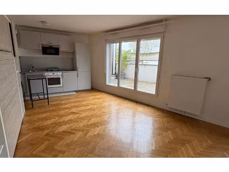location appartement  m² t-1 à drancy  780 €