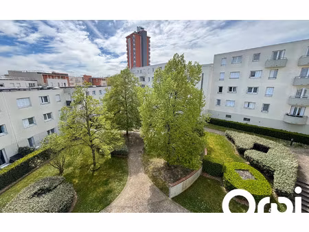 location appartement  68.69 m² t-3 à élancourt  1 203 €