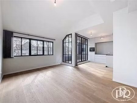 terrasse sud-est et empl. parking couvert