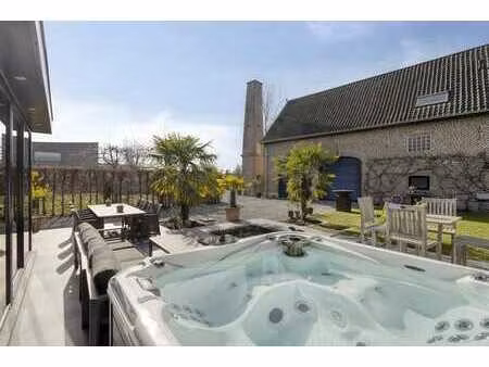 maison familiale moderne avec ancienne ferme rénovée (dépend