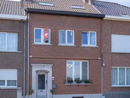 belle maison lumineuse en bon état avec vue dégagée