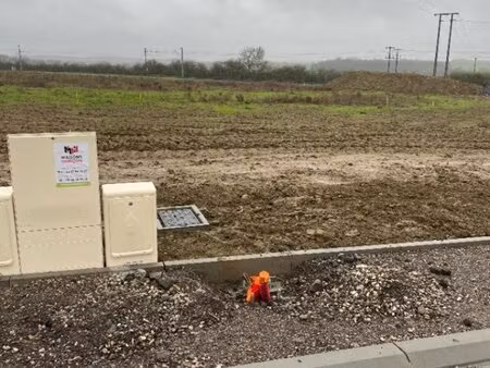 en vente terrain constructible 3 ares – 120 000 € |entrange