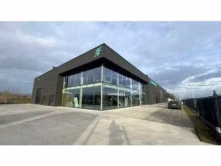 bâtiment d'entreprise haut de gamme à louer sur le parc d'a