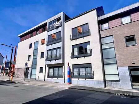 appartement une chambre avec parking intérieur et cave