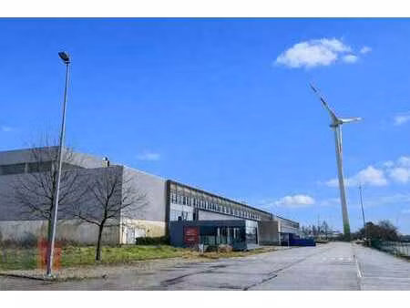 hoogwaardig logistiek bedrijfsgebouw met 22 laadkades op ...