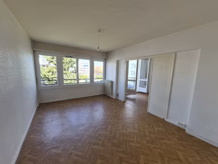 anglet el hogar   appartement t2/3 balcon   parking et cave