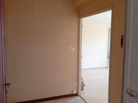a perpignan - grand appartement t5 de 96 m2 - à 139000eur.