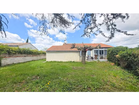 maison t6 avec jardin et garage idéalement placée à gaillac !