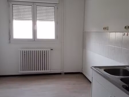 saint-symphorien-sur-coise  faux t4 de 81 m² à 598 ?