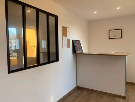 location commerce 1 pièce 121 m² à carnoules (83660)