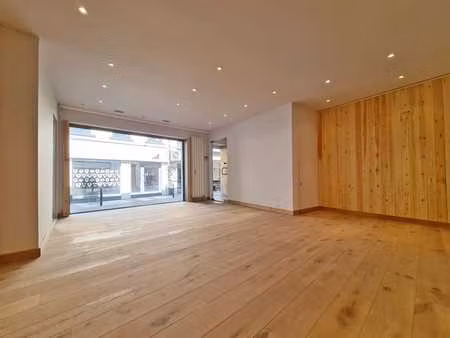 rez commercial à louer au centre de wavre