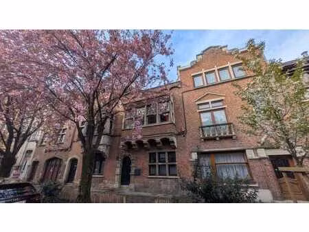 plasky / maison de style - jardin - tres bel etat general !