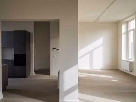 sint-amandsberg – kwalitatief handelshuis met handelsruim...