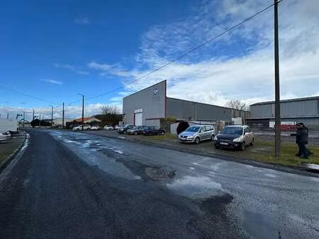 vente bureaux et commerces à parthenay (79200) : à vendre / 4900m² parthenay
