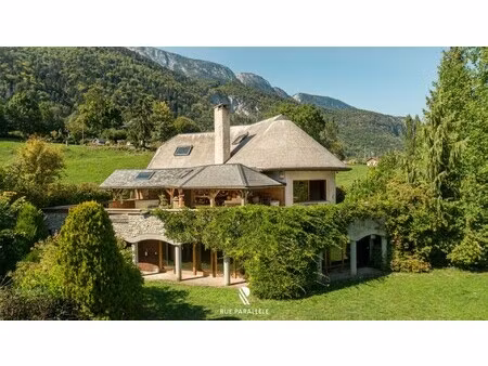 villa de luxe à vendre à lathuile