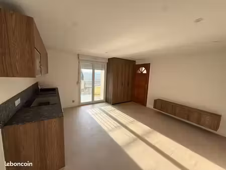 appartement 2 pièces 37 m² limite pusignan - villette d'anthon