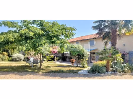 vente maison 8 pièces 169 m² angliers (86330)