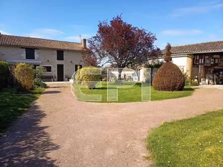 vente maison 5 pièces 160 m² moncontour (86330)