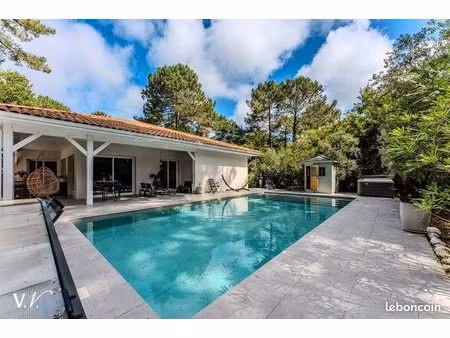 villa 5 pièces 145 m²