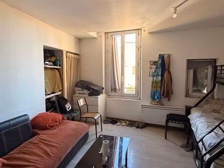 studio 1 pièce 28 m²