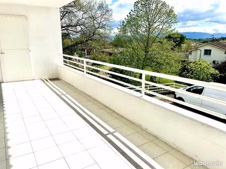 bel appartement lumineux traversant