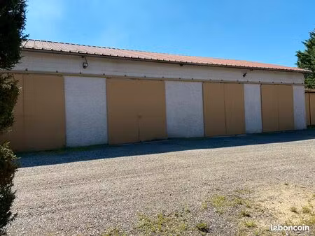 grand garage au 0105/2026